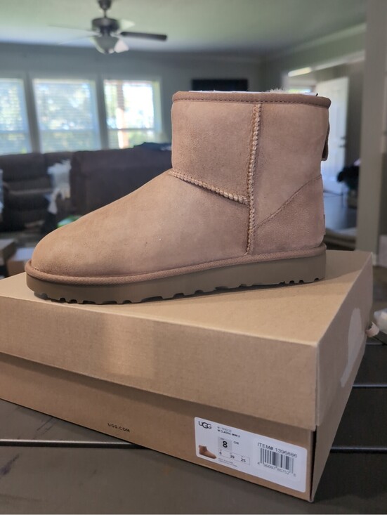 UGG Shoes - NEW 100% Authentic UGG Classic Mini II Chestnut 1016222 Women's Boots Size 8